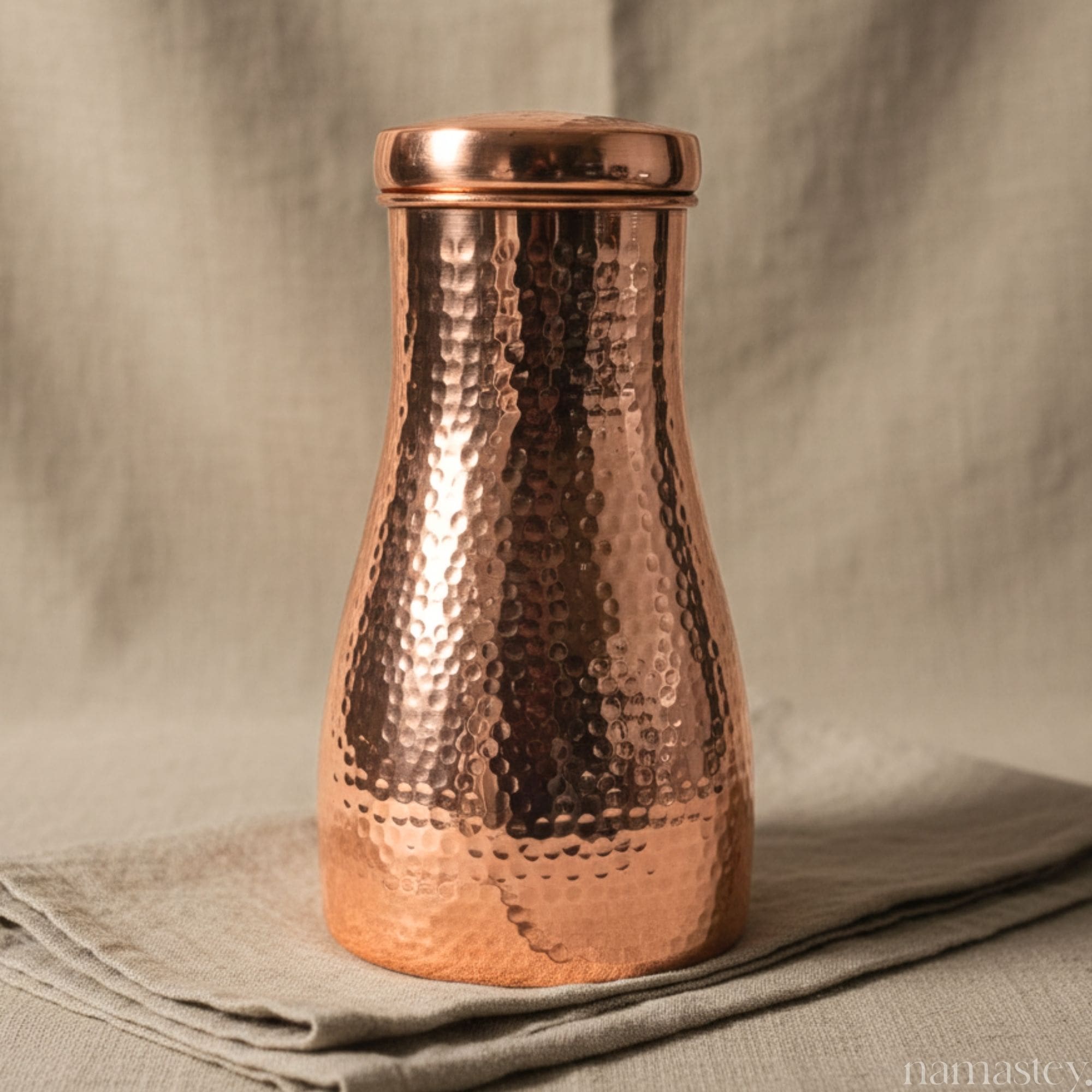 Hammered Pure Copper Carafe (950 mL)