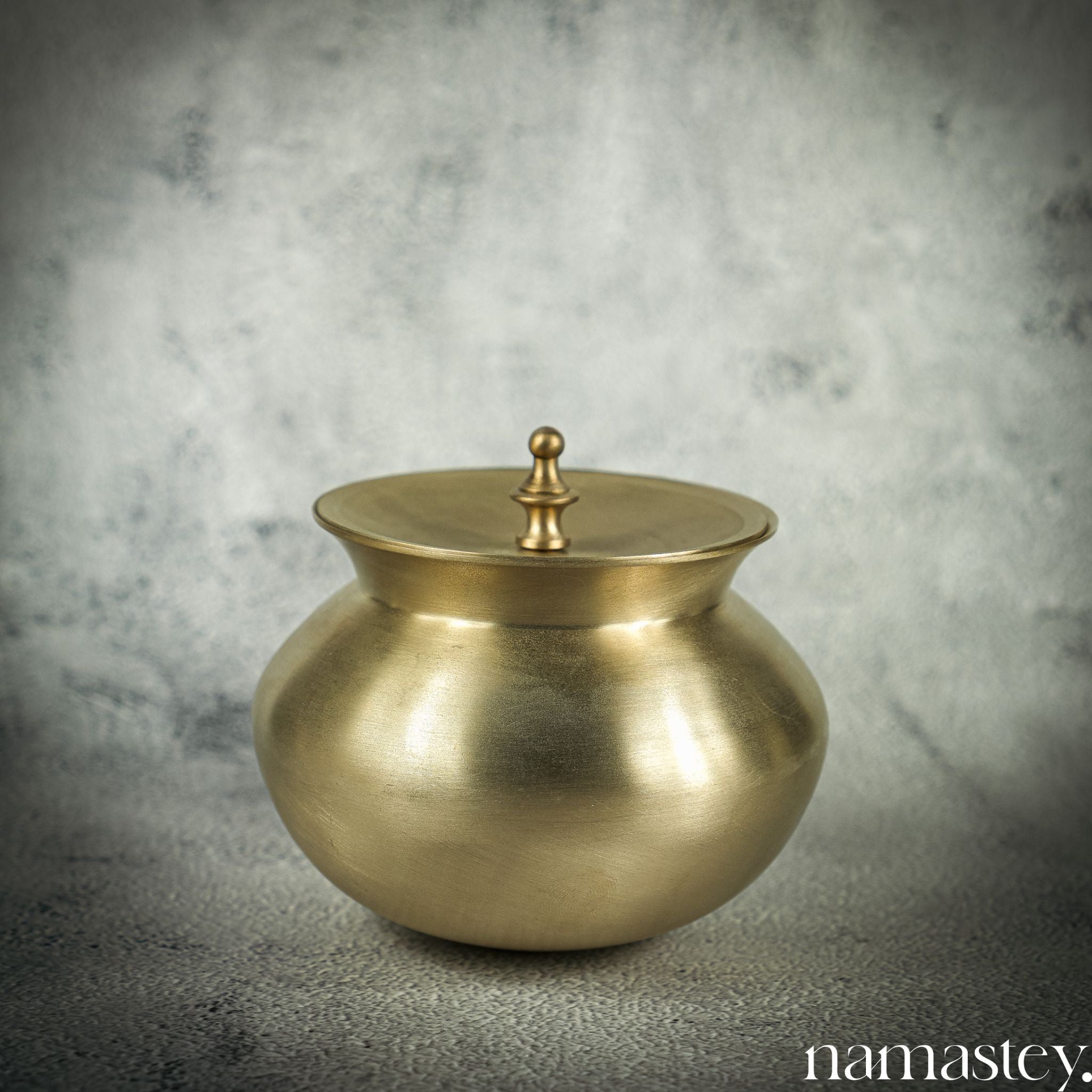 Demure Bronze Ghee Kalash to Store Ghee and Oil | Bronze Oil Container with Lid