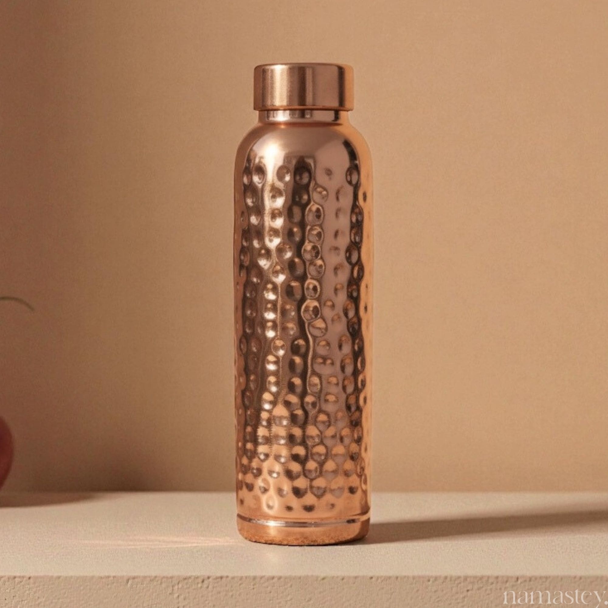 The Classic Hammered Copper Bottle (950ml)