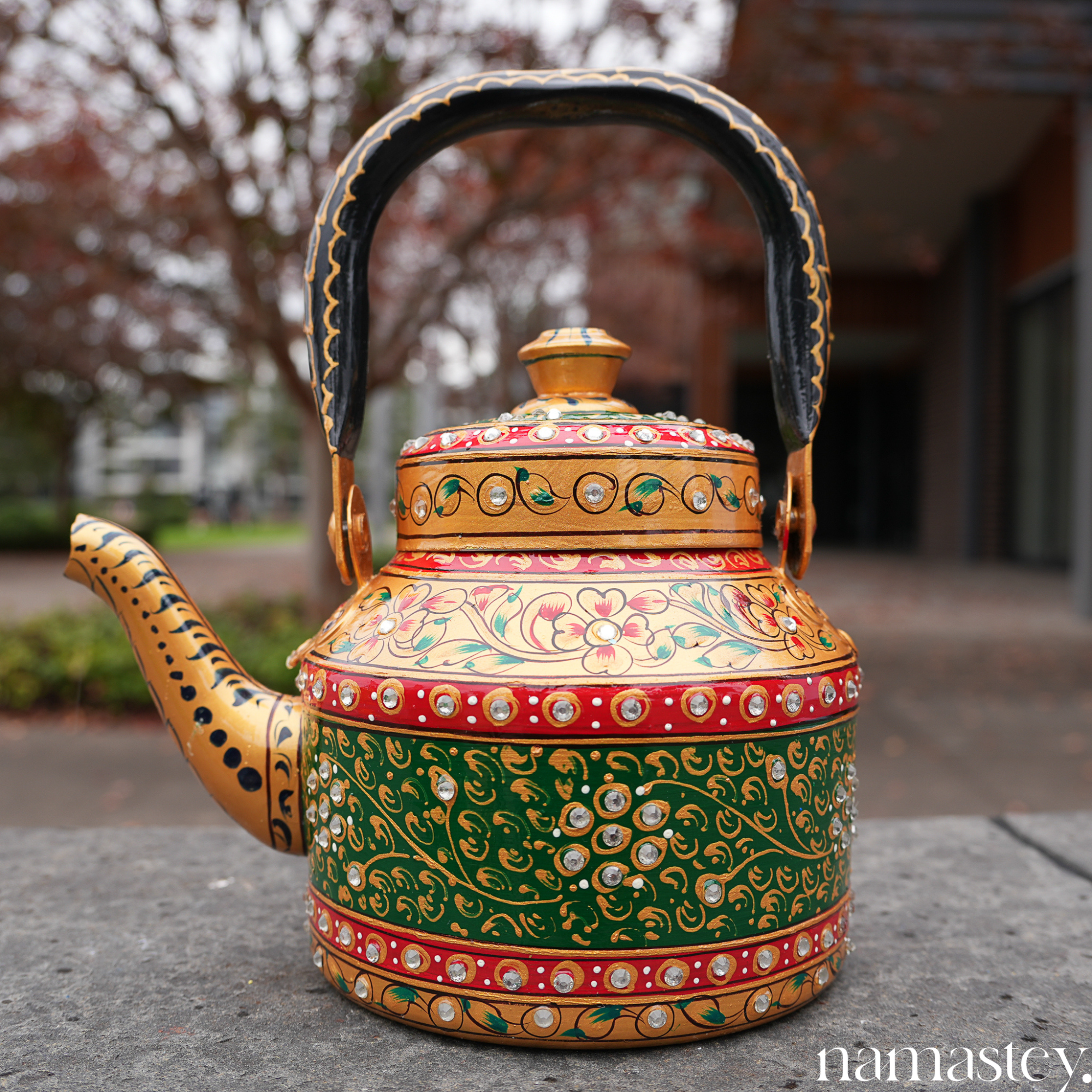 The Royal Courtyard – Handpainted Stainless Steel Tea Kettle (1L)