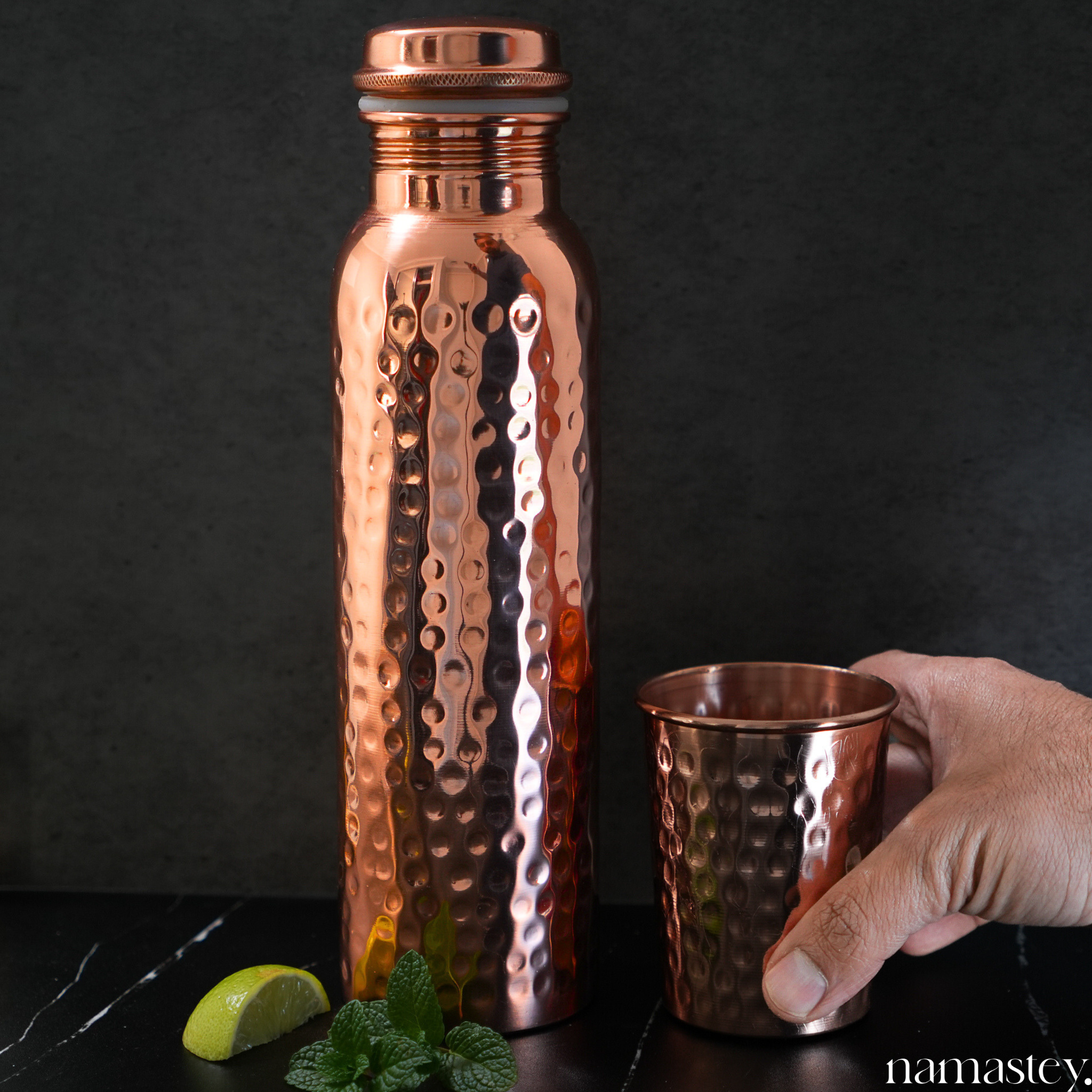 The Classic Hammered Copper Bottle (950ml)
