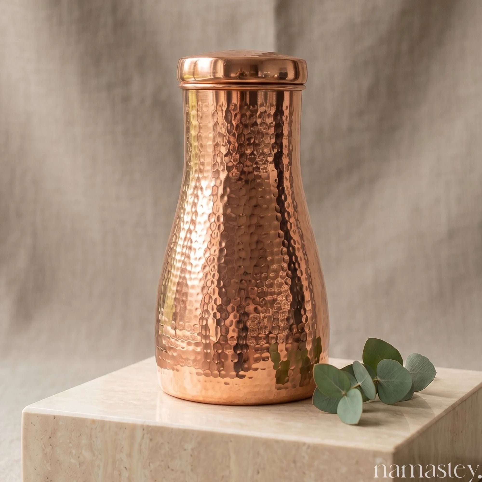 Hammered Pure Copper Carafe (950 mL)