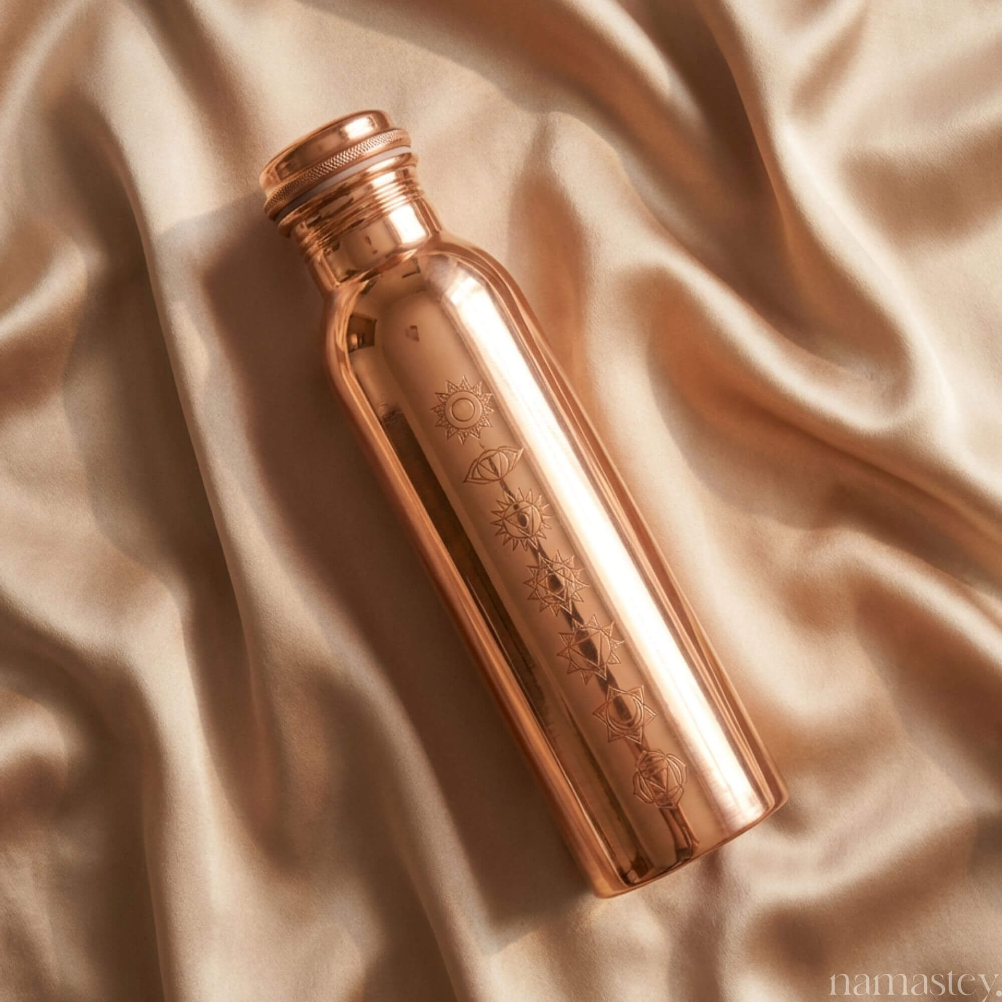 The Chakhra Copper Water Bottle (950ml)