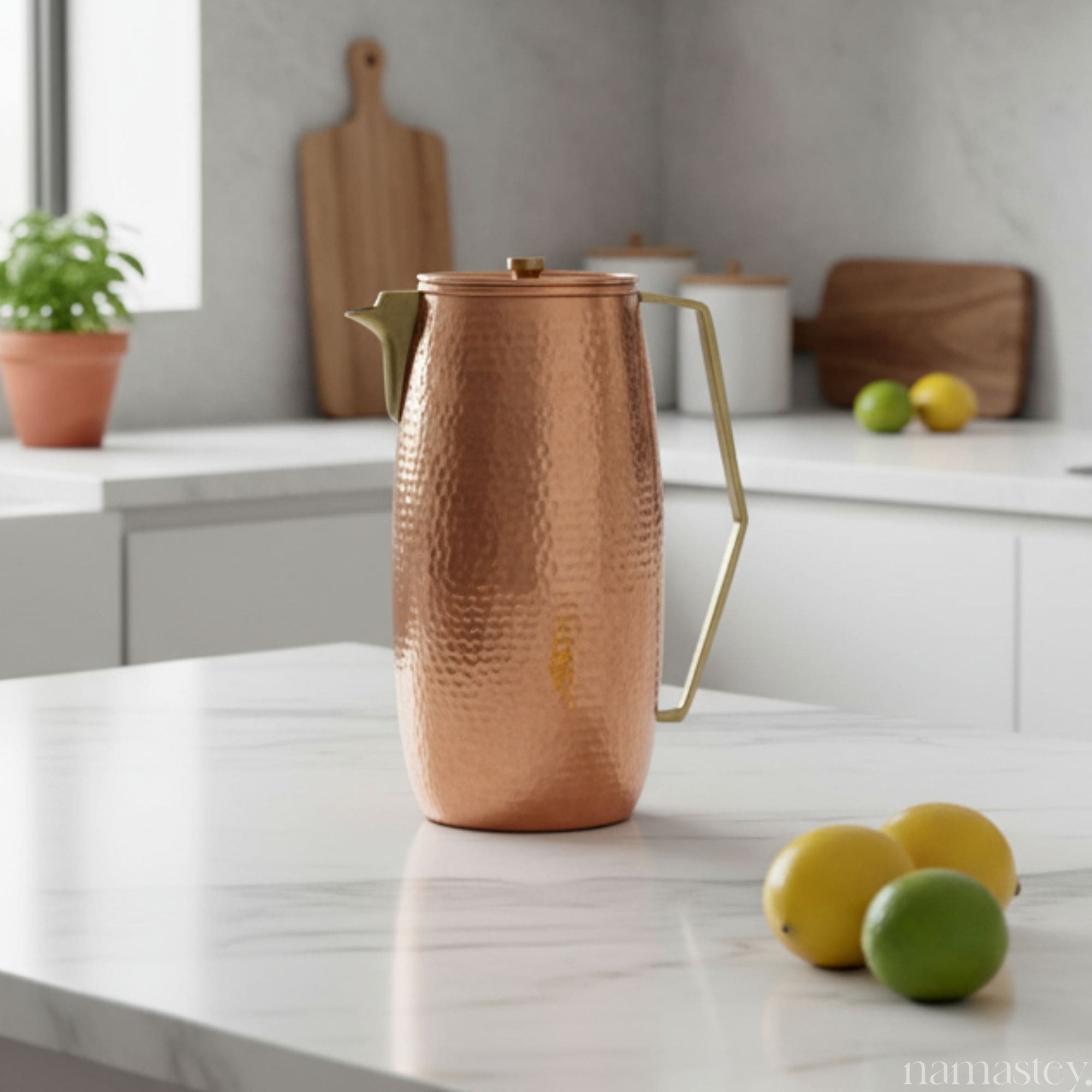 Tānbā Hammered Copper Jug (1.5 L)