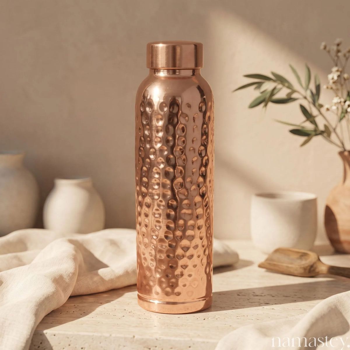 The Classic Hammered Copper Bottle (950ml)