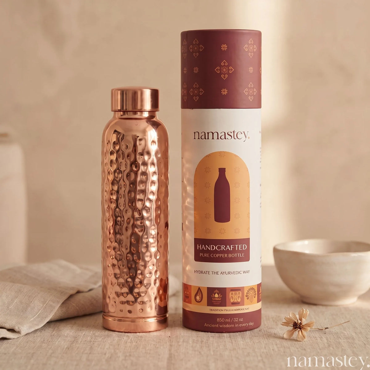 The Classic Hammered Copper Bottle (950ml)