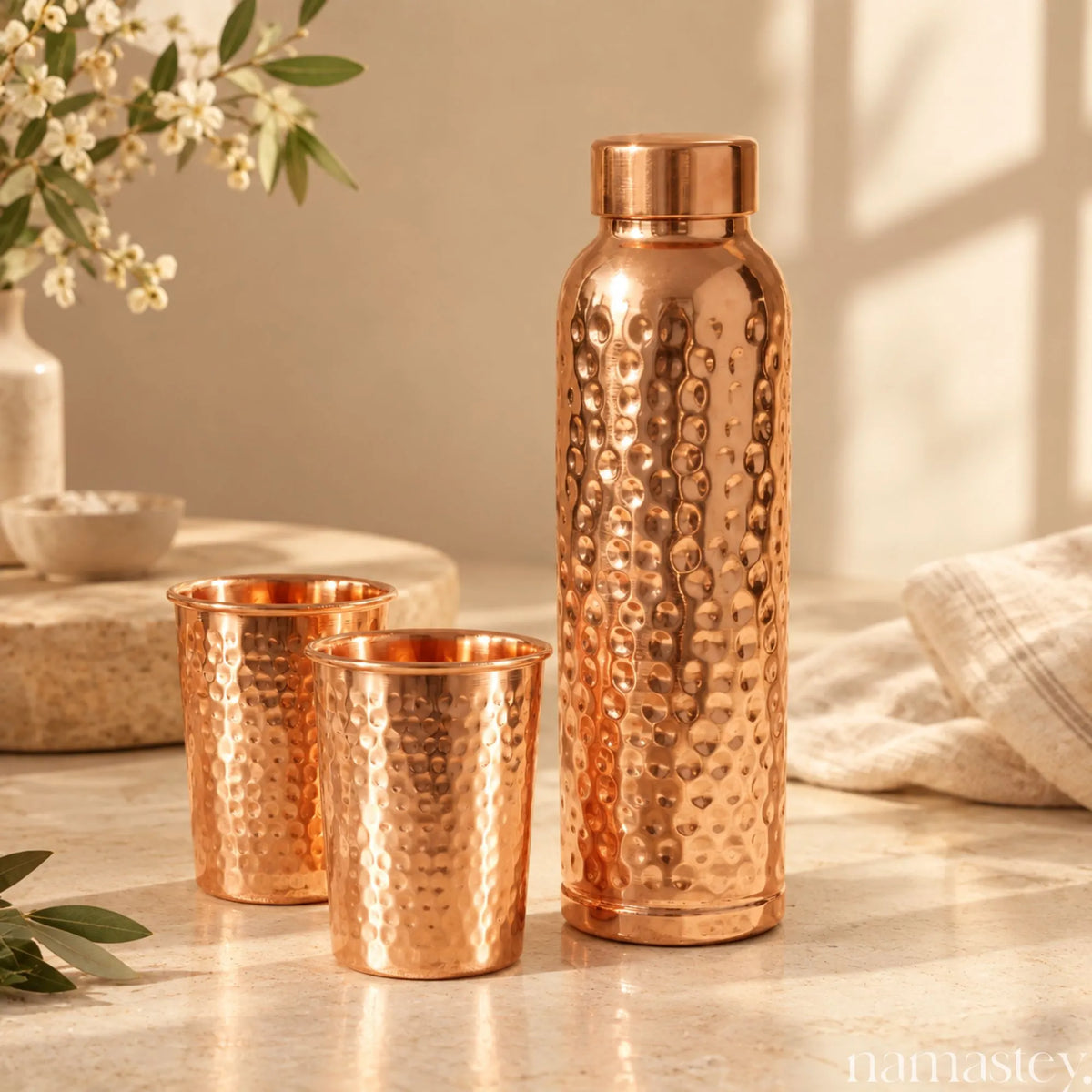 The Classic Hammered Copper Bottle (950ml)