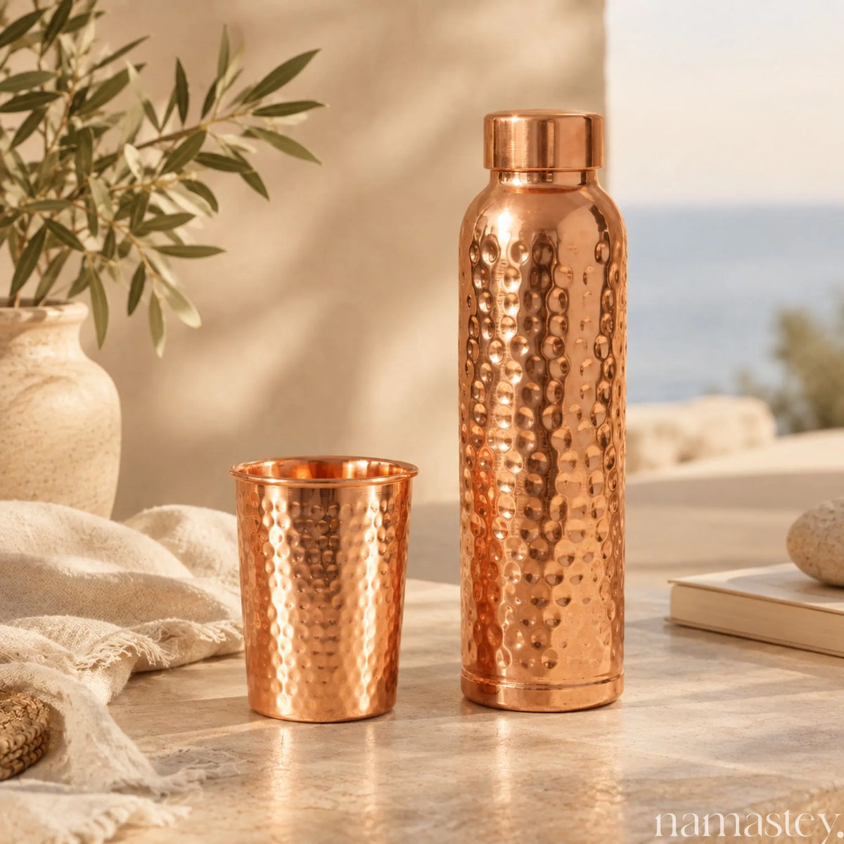 The Classic Hammered Copper Bottle (950ml)
