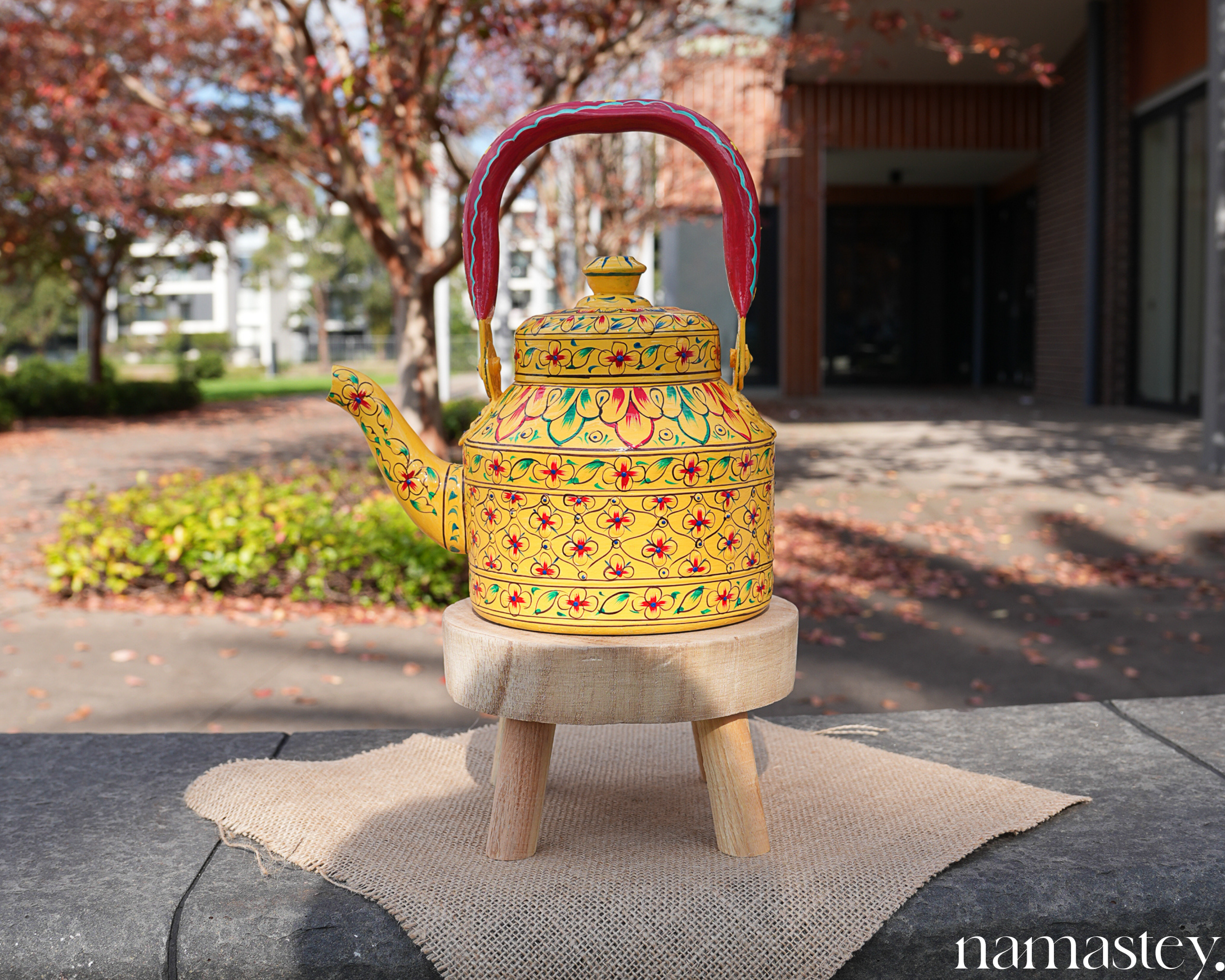 Sunburst Petals – Handpainted Stainless Steel Tea Kettle (1L)