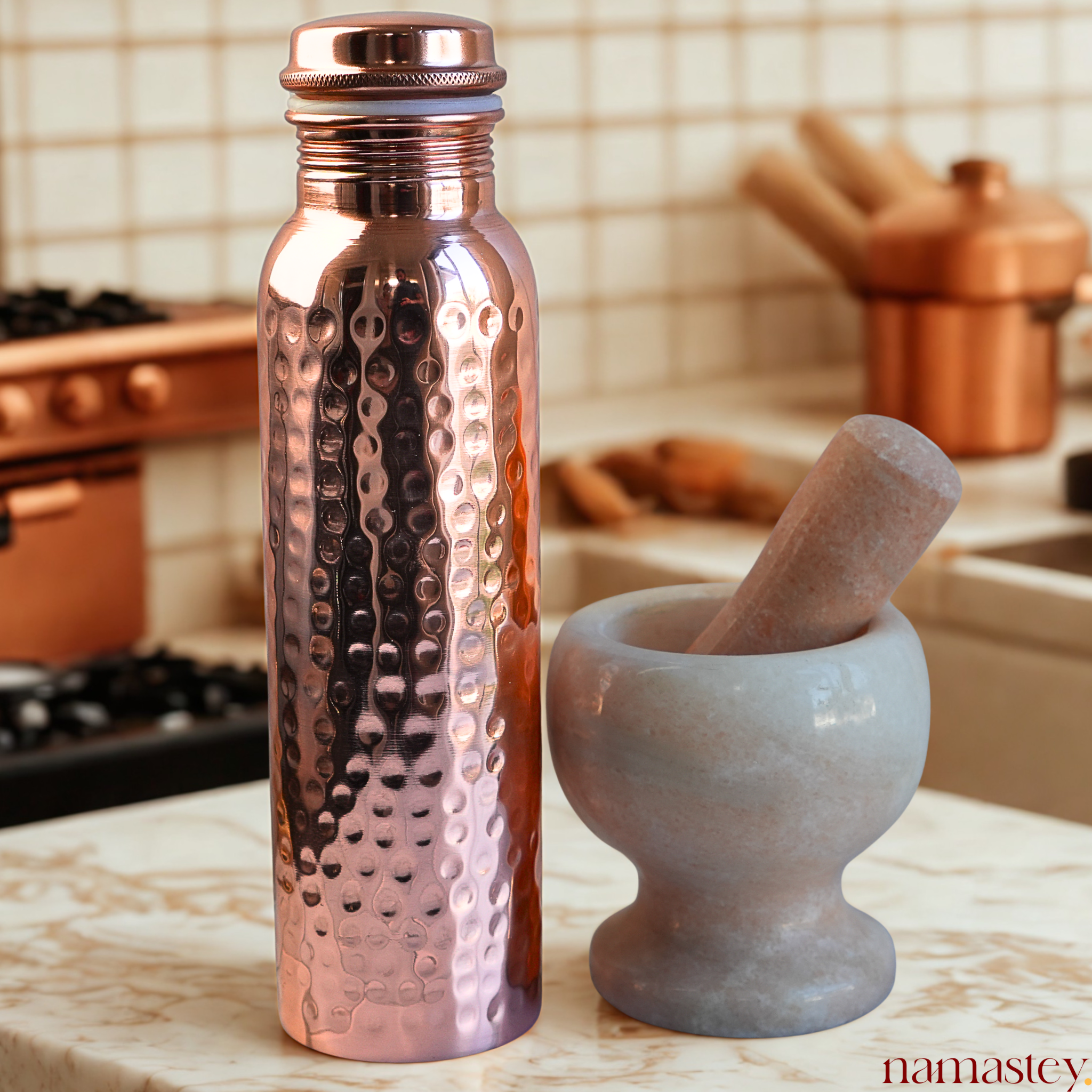 The Classic Hammered Copper Bottle (950ml)